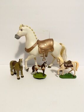 Disney Horse Bundle Maximus Rapunzel Philippe Beauty + the Beast Spirit Cineplex